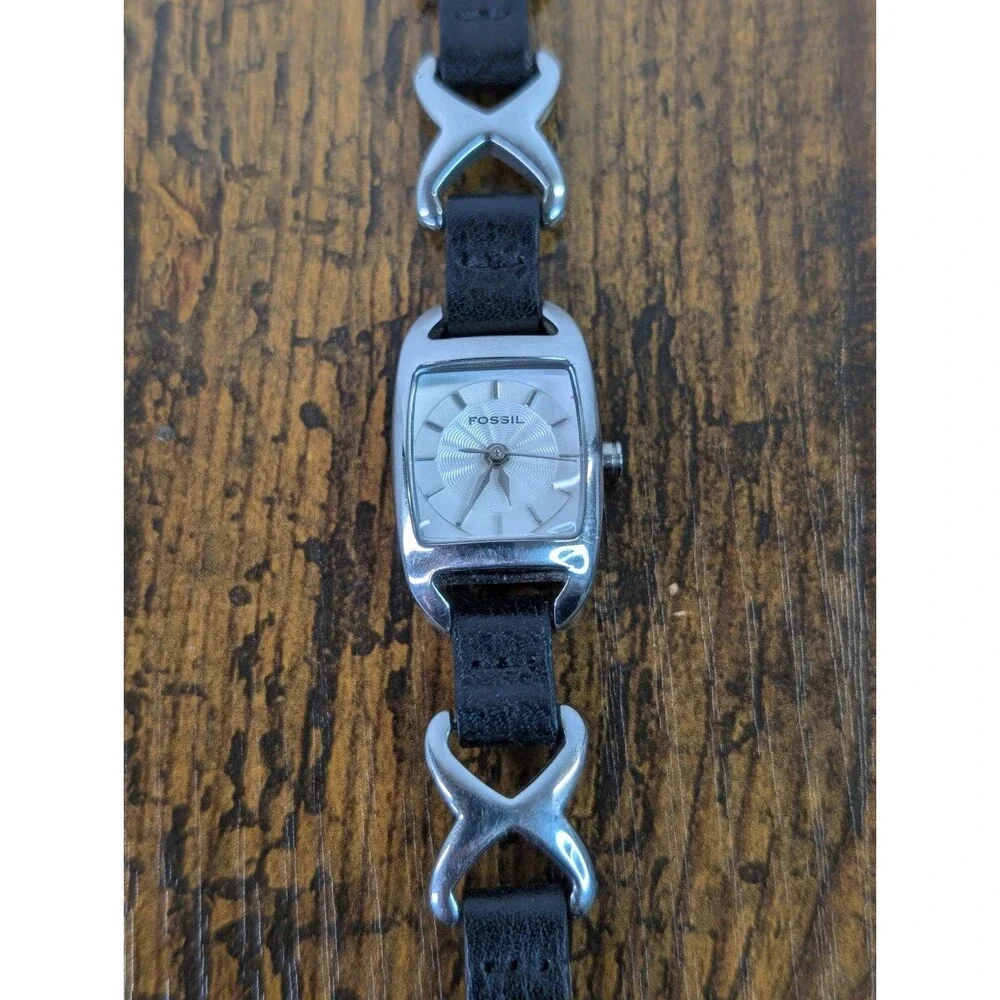 Vintage Fossil F2 Womens Watch Silver Tank Sunburst Dial Black Leather X Link